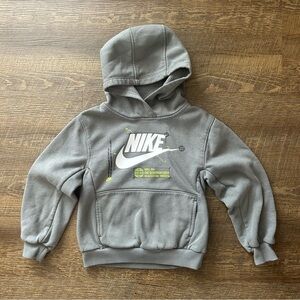 Nike Kids Gray Hoodie Hooded Sweatshirt Logo Small size 5 Preschool Toddler